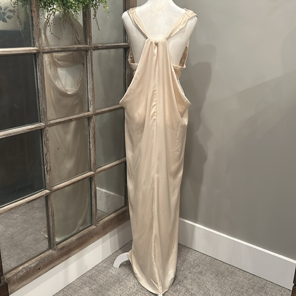 ASOS design satin plunge front maxi US 10 - Picture 7 of 7